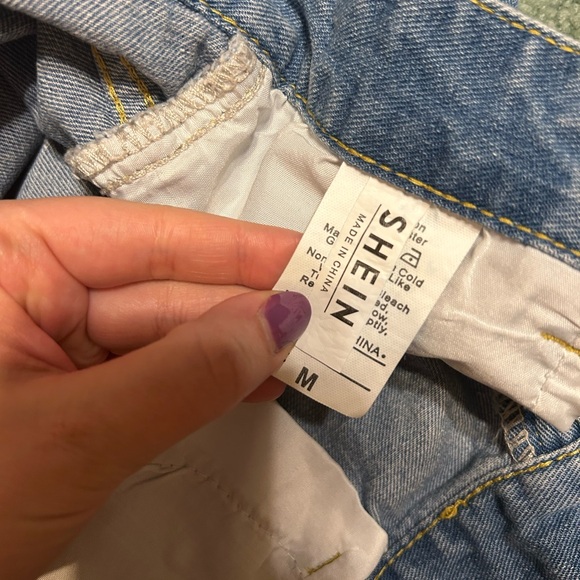 Shein Daisy Denim Shorts - Picture 4 of 6